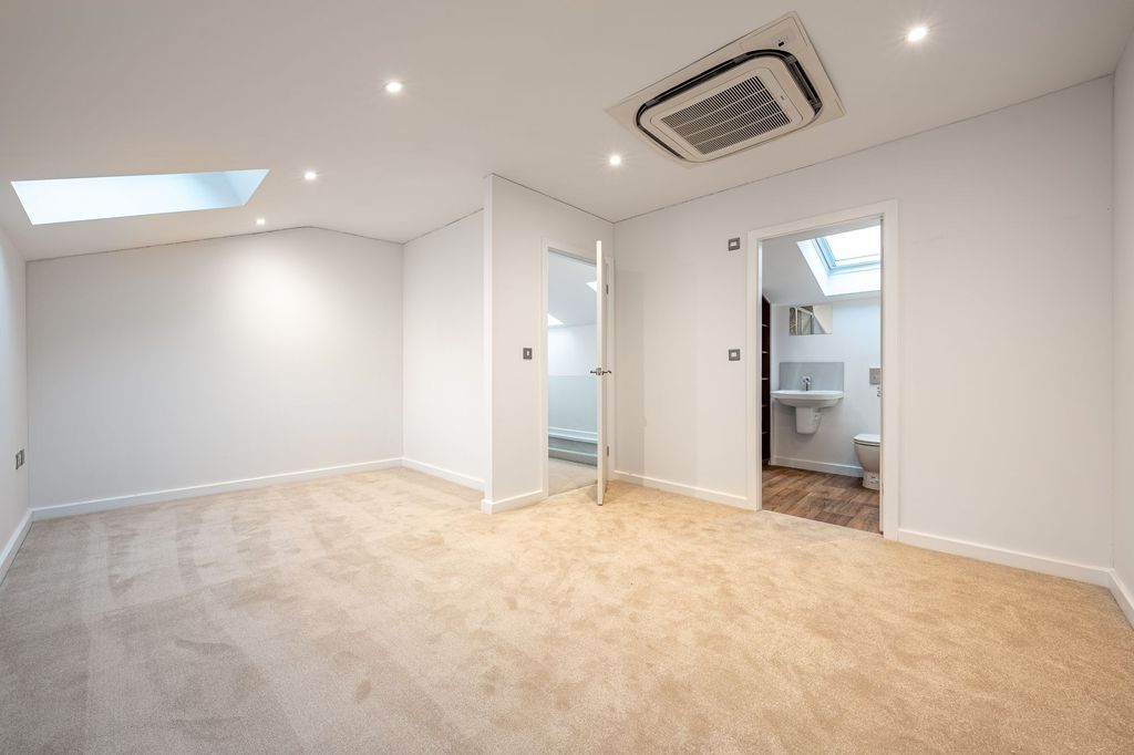 Additional image 9 of 2 bed detached house to rentHookstone Drive, Harrogate HG2