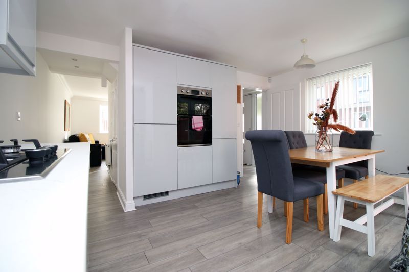Additional image 5 of 4 bed property to rentEast Dock Road, Newport NP20