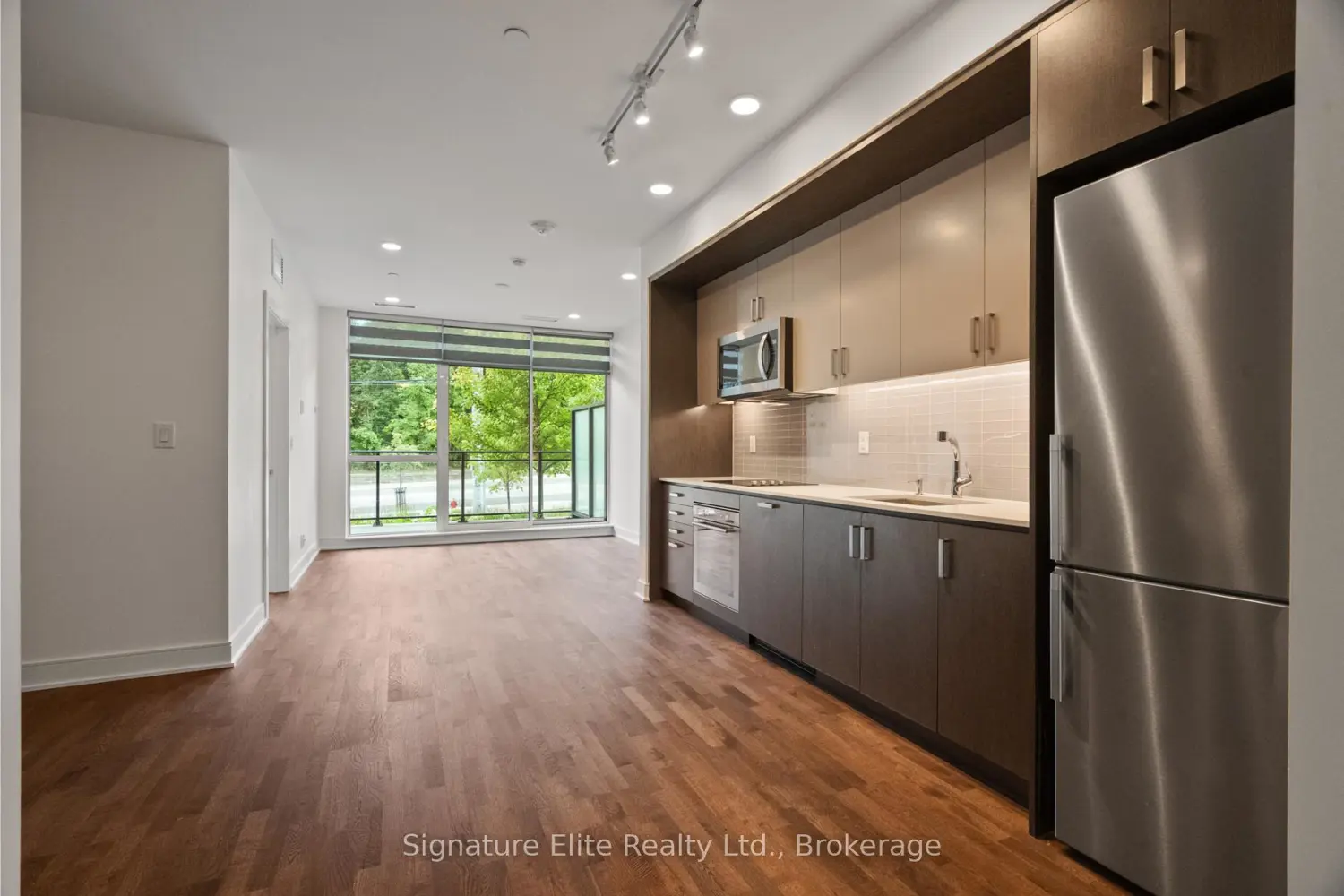 Additional image 2 of 1575 Lakeshore Road G28