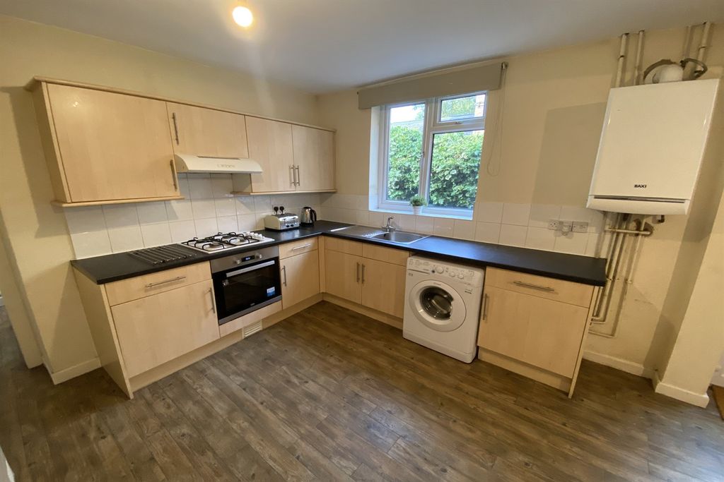 6 bed shared accommodation to rentBroadgate, Beeston NG9 photo 3