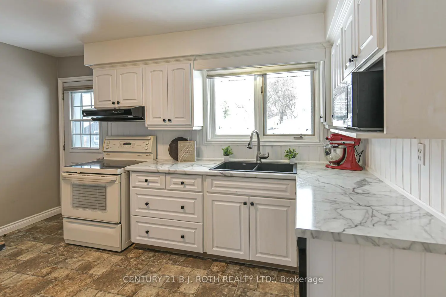 Additional image 4 of 201 Point Street