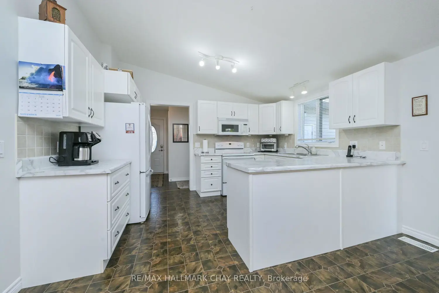 Additional image 6 of 38 Kentucky Avenue