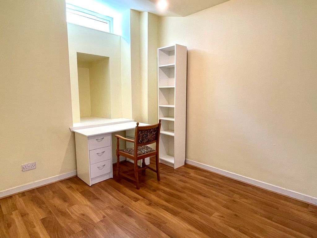 Additional image 7 of 4 bed terraced house to rentPark Road, Glasgow G4