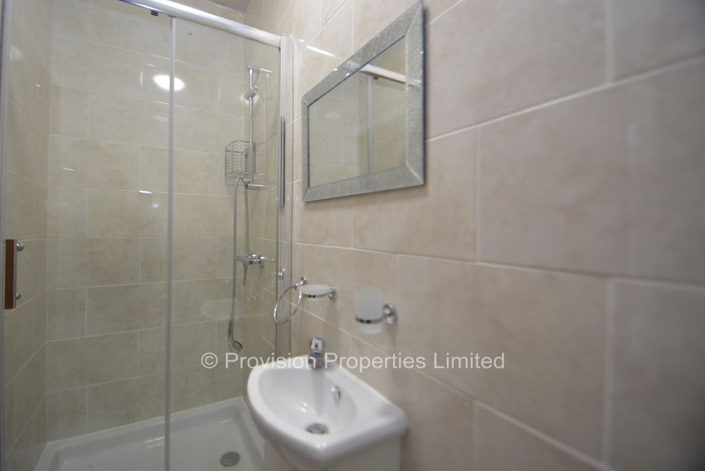 Additional image 10 of 8 bed semi-detached house to rentSt Michaels Villas, Headingley, Leeds LS6