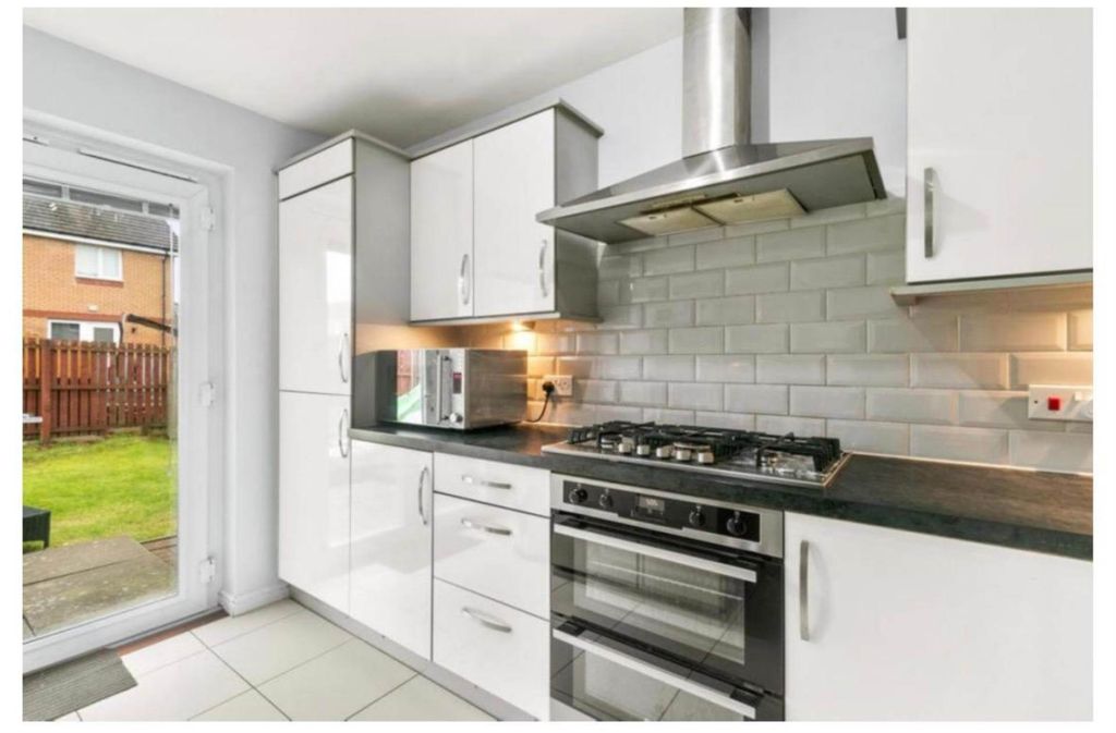 3 bed shared accommodation to rentGlasgow G53 photo 4