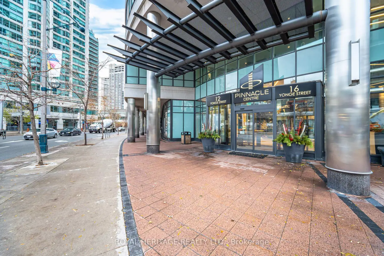 Additional image 2 of 12 Yonge Street 611