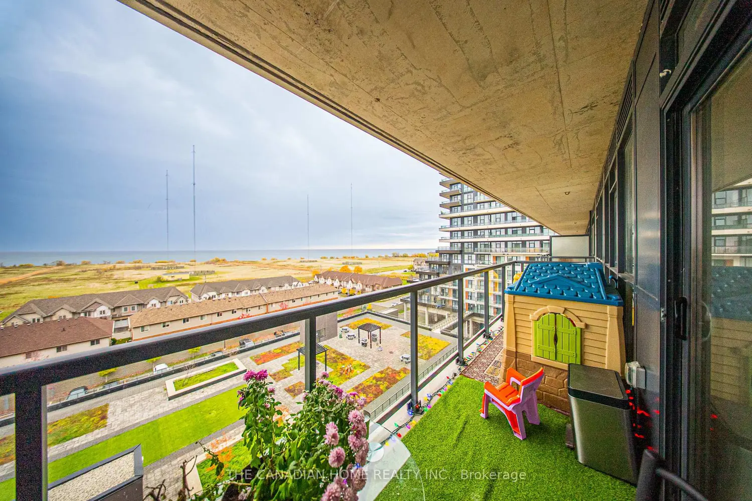 Additional image 15 of 560 North Service Road 707