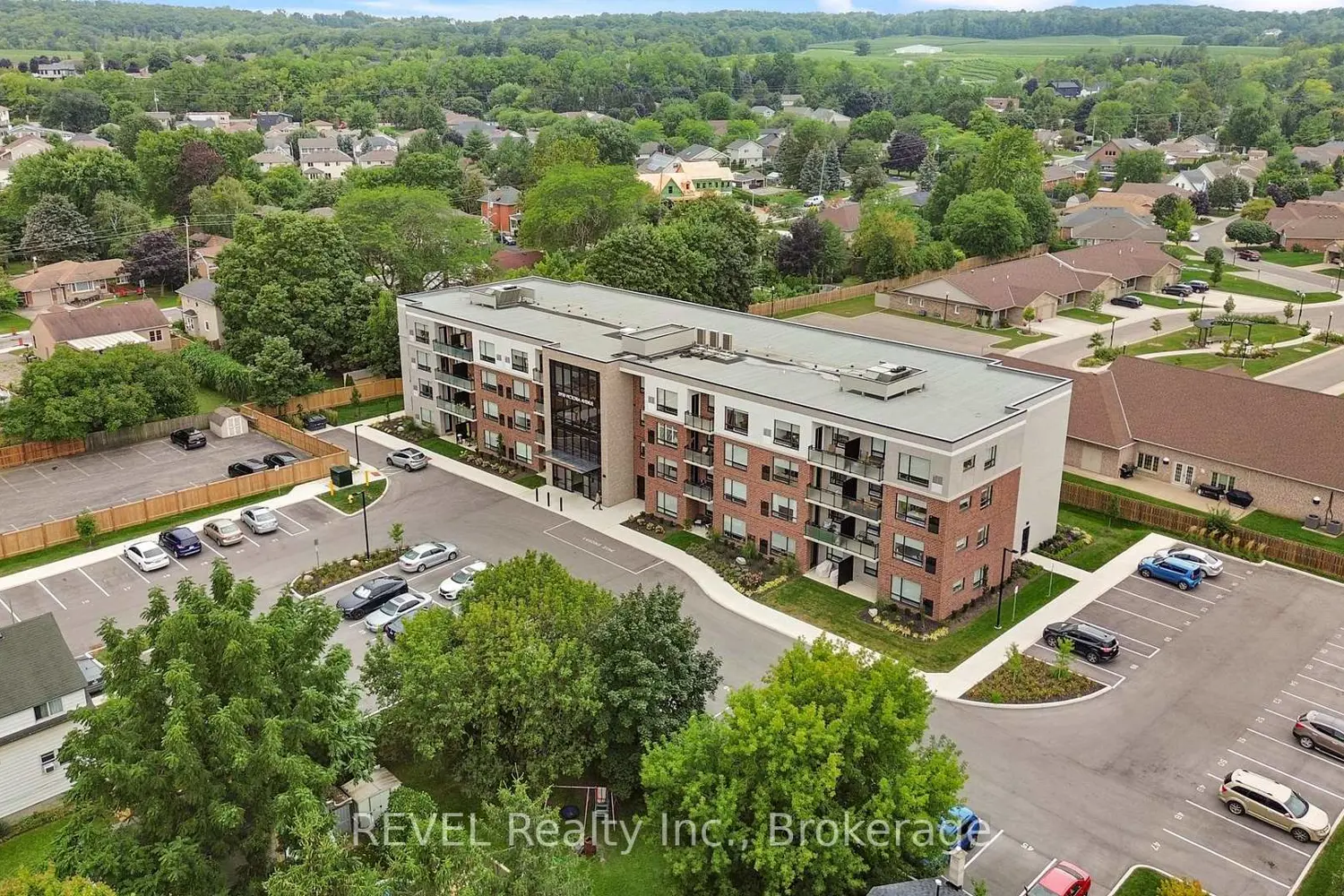 Additional image 16 of 3998 Victoria Avenue 106