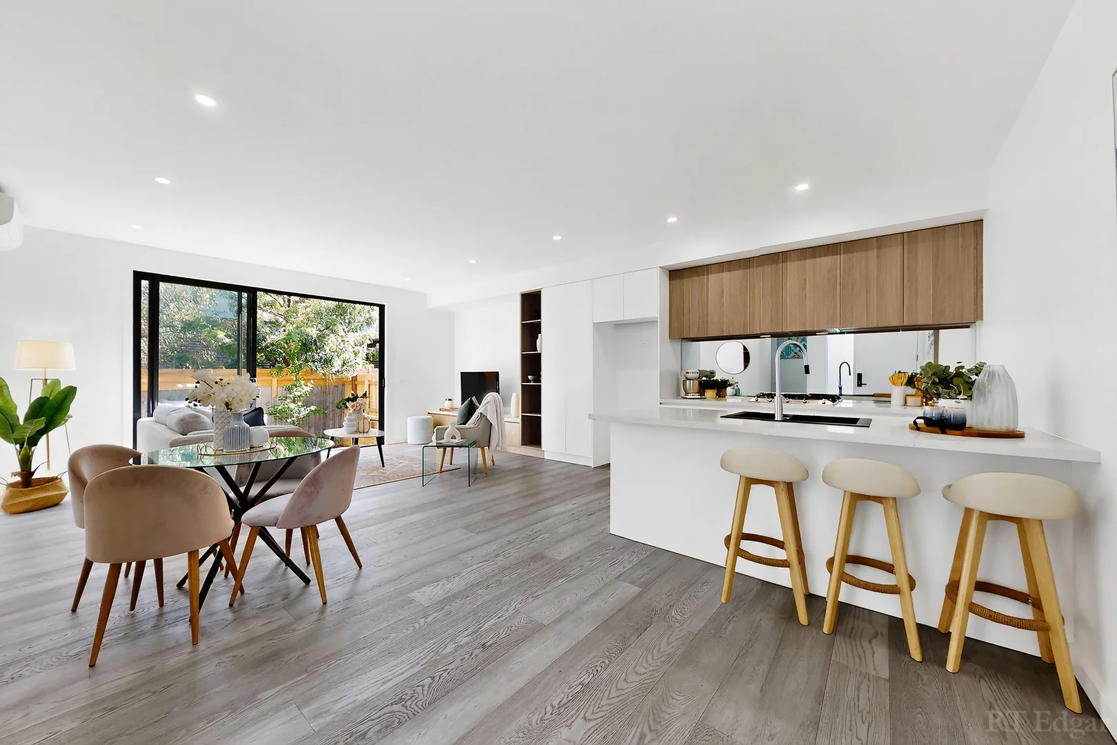 Additional image 2 of 2/39 Gillard Street, Burwood VIC 3125