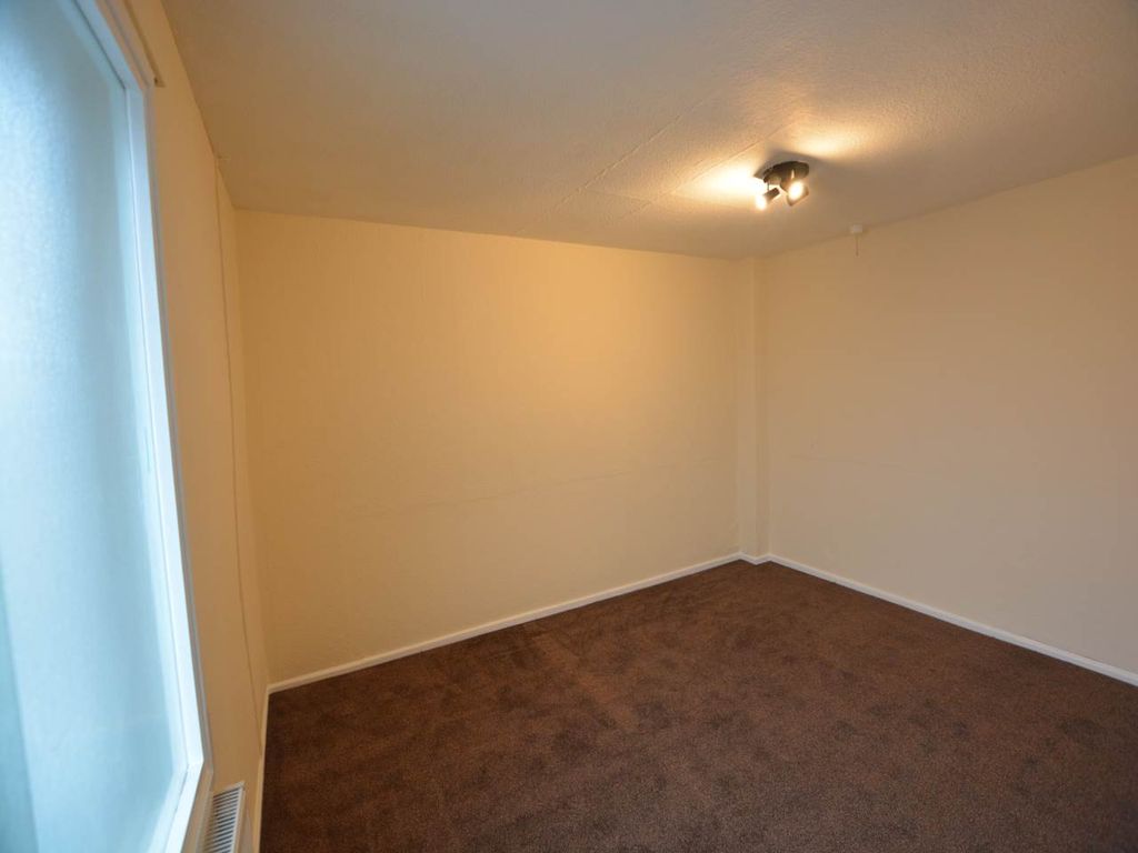 Additional image 5 of 1 bed flat to rentBedwellty Road, Cefn Fforest, Blackwood NP12