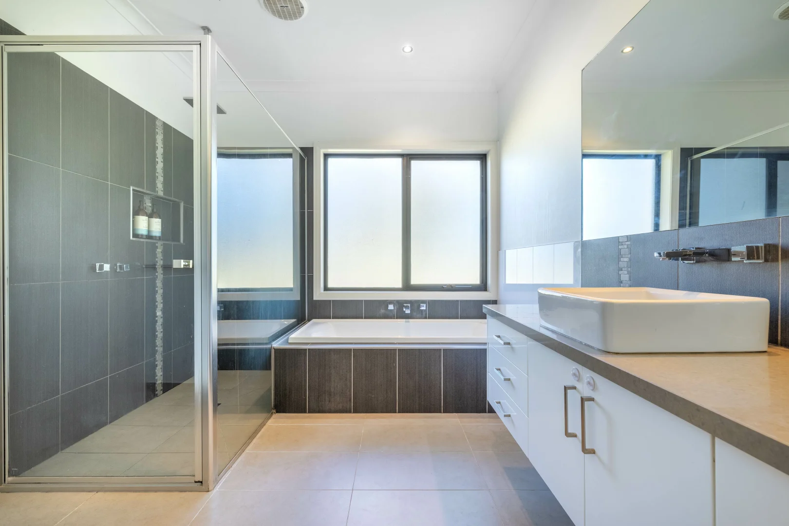 Additional image 22 of 14 Lake Tyers Beach Rd, Lakes Entrance VIC 3909