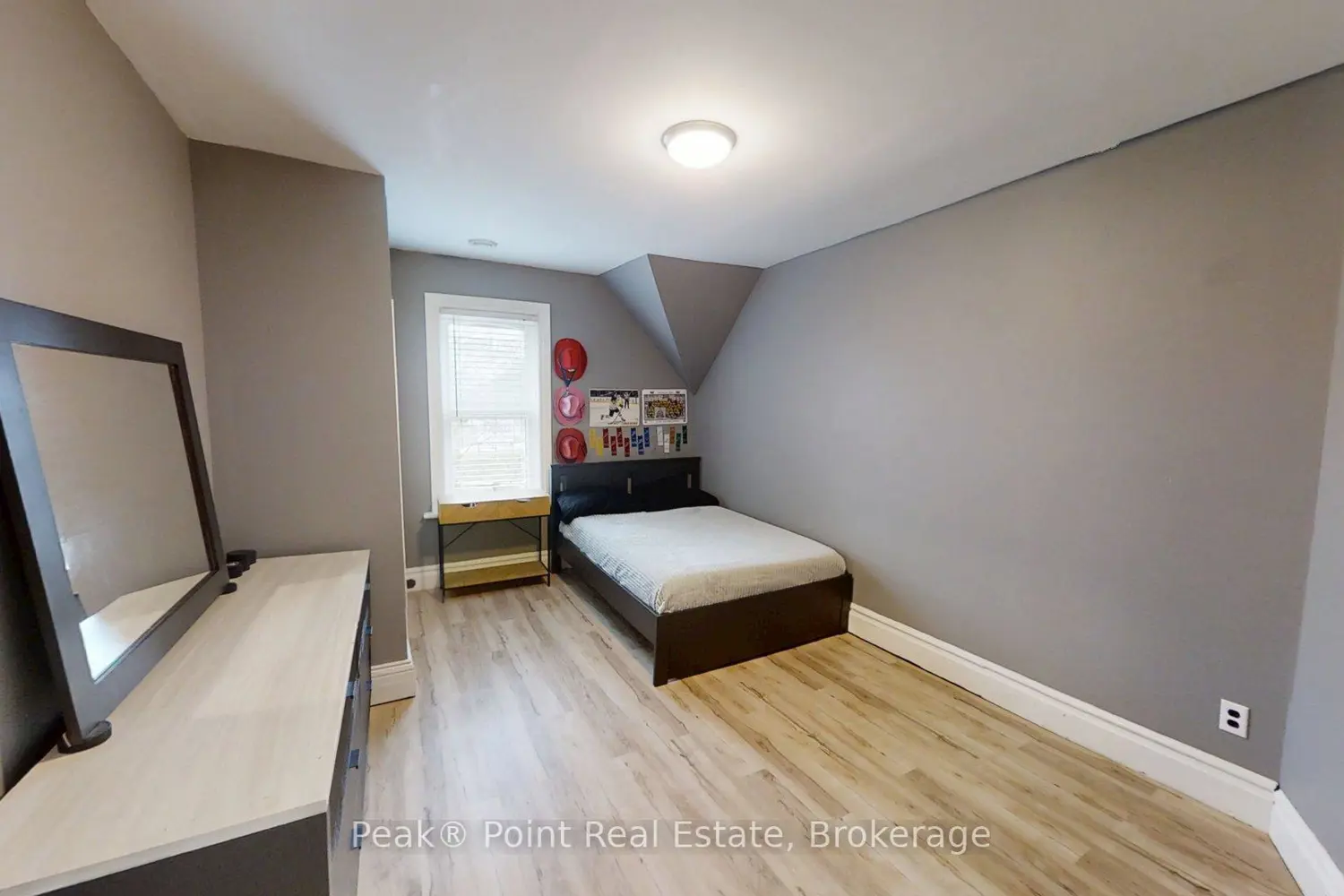 Additional image 18 of 24 Queen Street