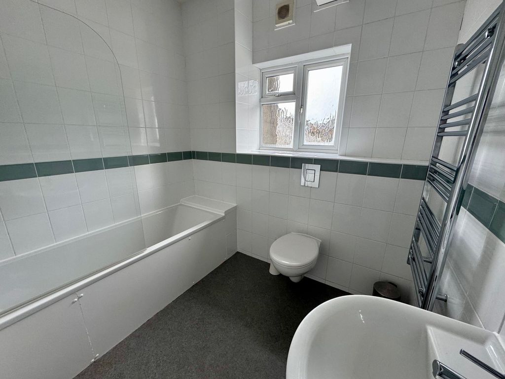 Additional image 7 of 2 bed flat to rent29 Hill Street, St Helier JE2
