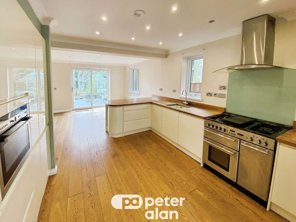 Additional image 3 of 5 bed property to rentHeol Penrhiw, Mountain Ash CF45