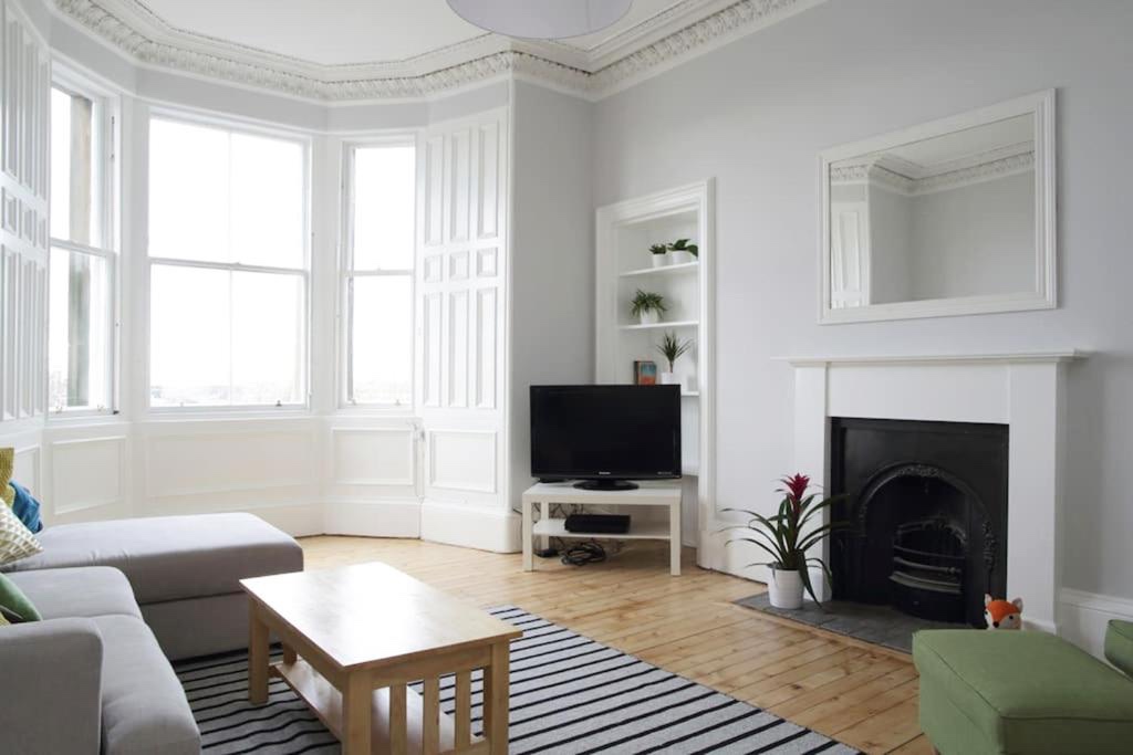 2 Bed Flat, Dundee Terrace, EH11, N1 7GU