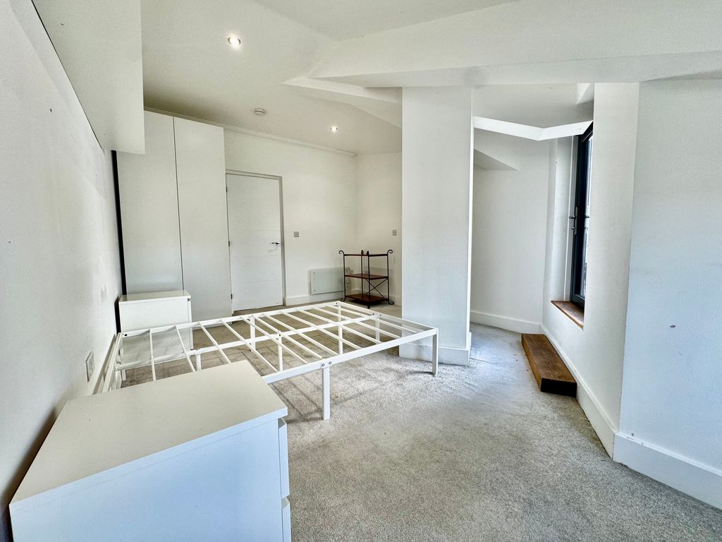 Additional image 17 of 4 bed penthouse to rentSurrey Street, Norwich NR1