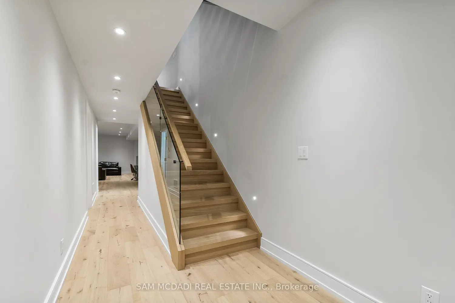 Additional image 14 of 39 Oakwood Avenue