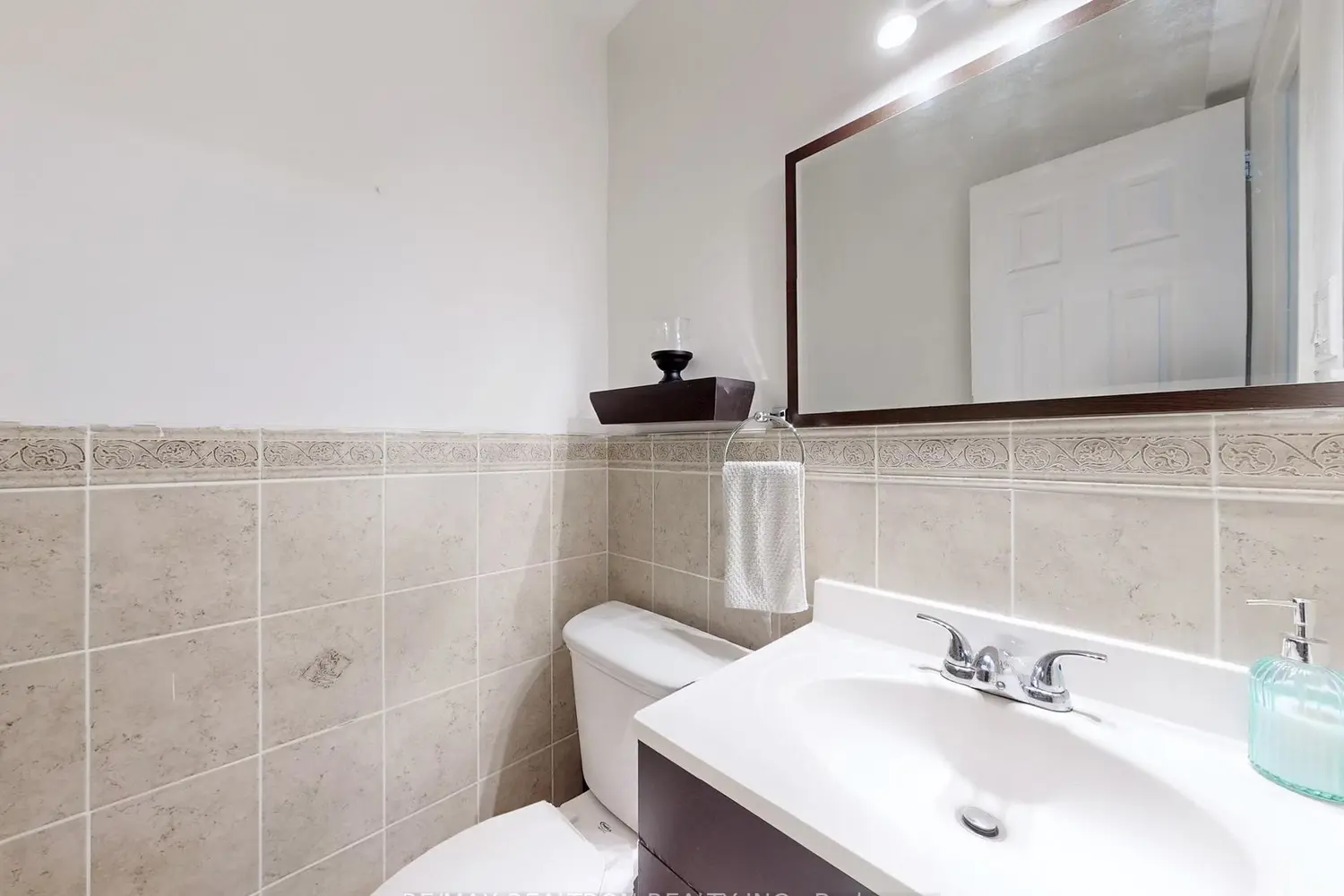 Additional image 10 of 150 Leeward Glenway 312