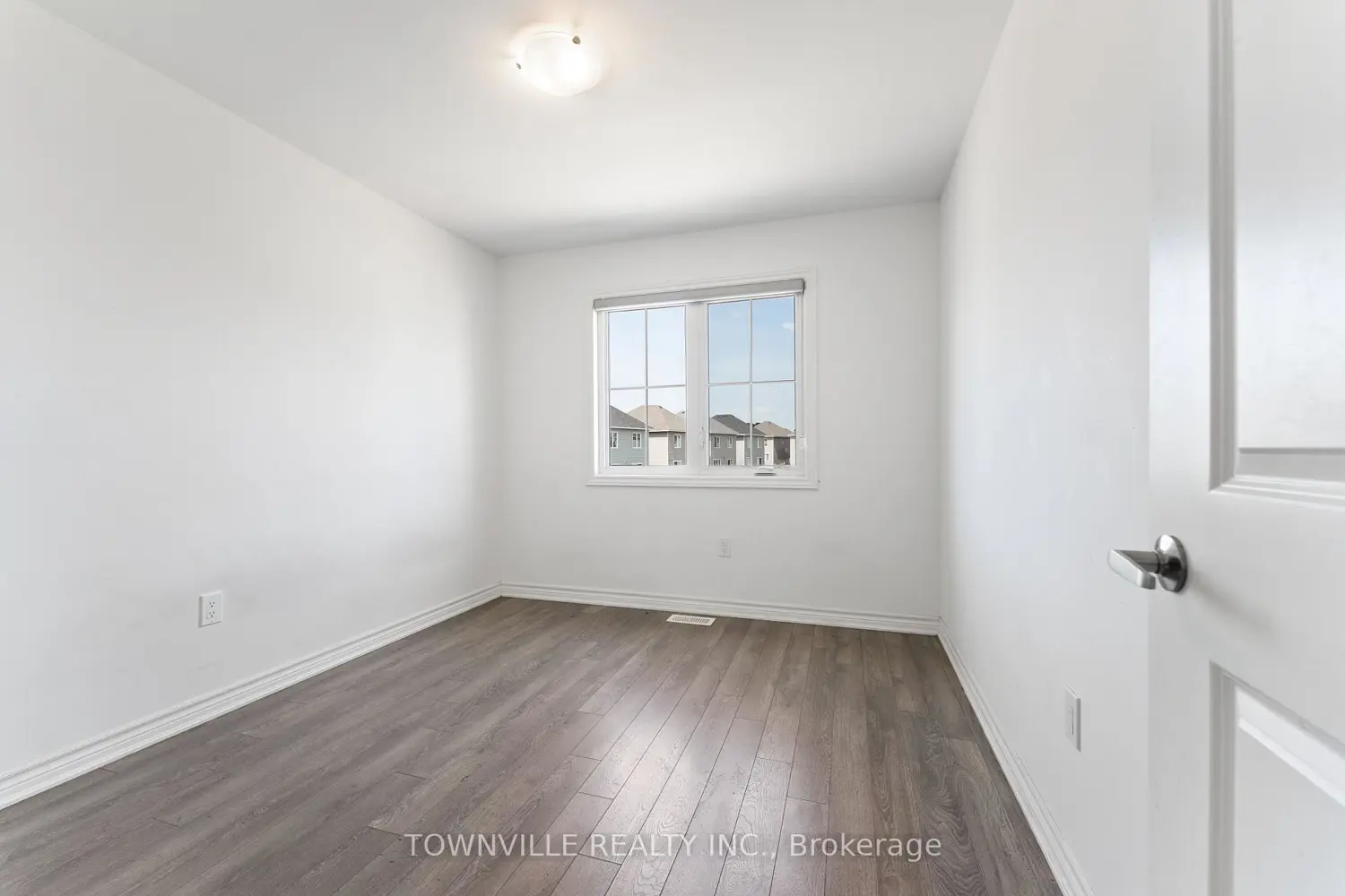 Additional image 11 of 35 Lincoln Drive