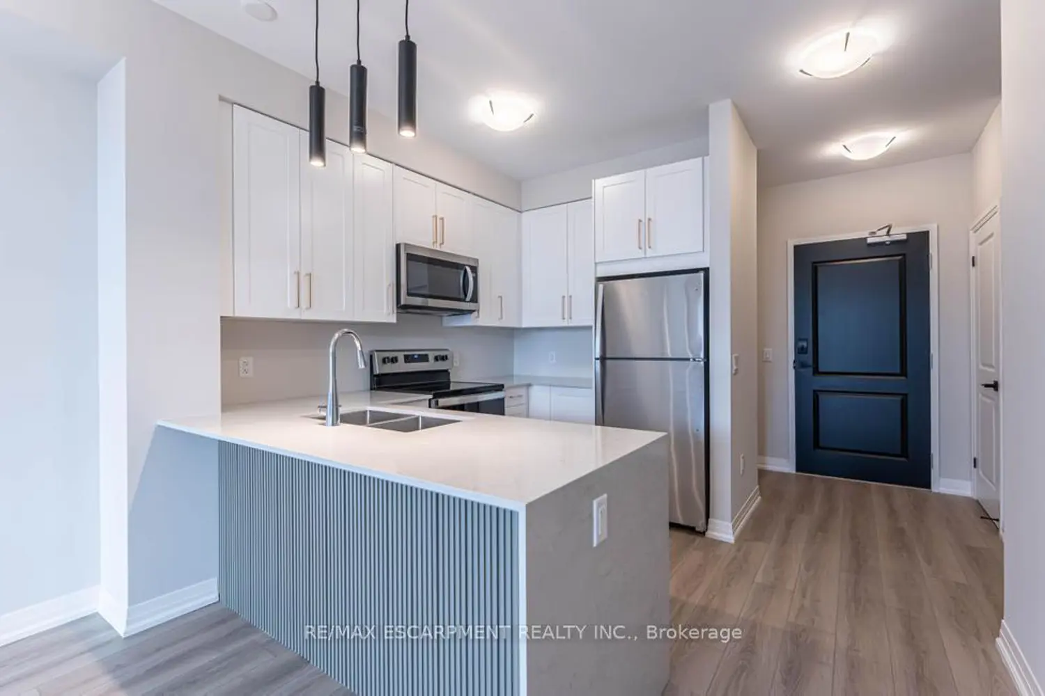 Additional image 5 of 120 Springvalley Crescent 104