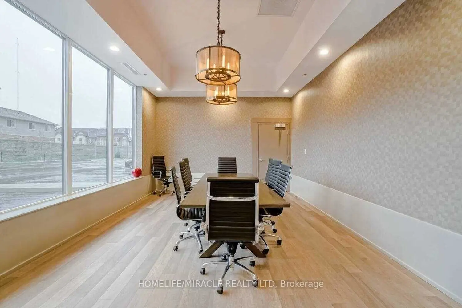 Additional image 14 of 560 North Service Road #602