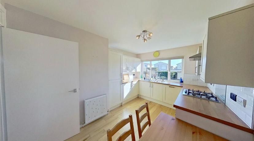2 bed flat to rentHowden Hall Crescent, Liberton, Edinburgh EH16 photo 4