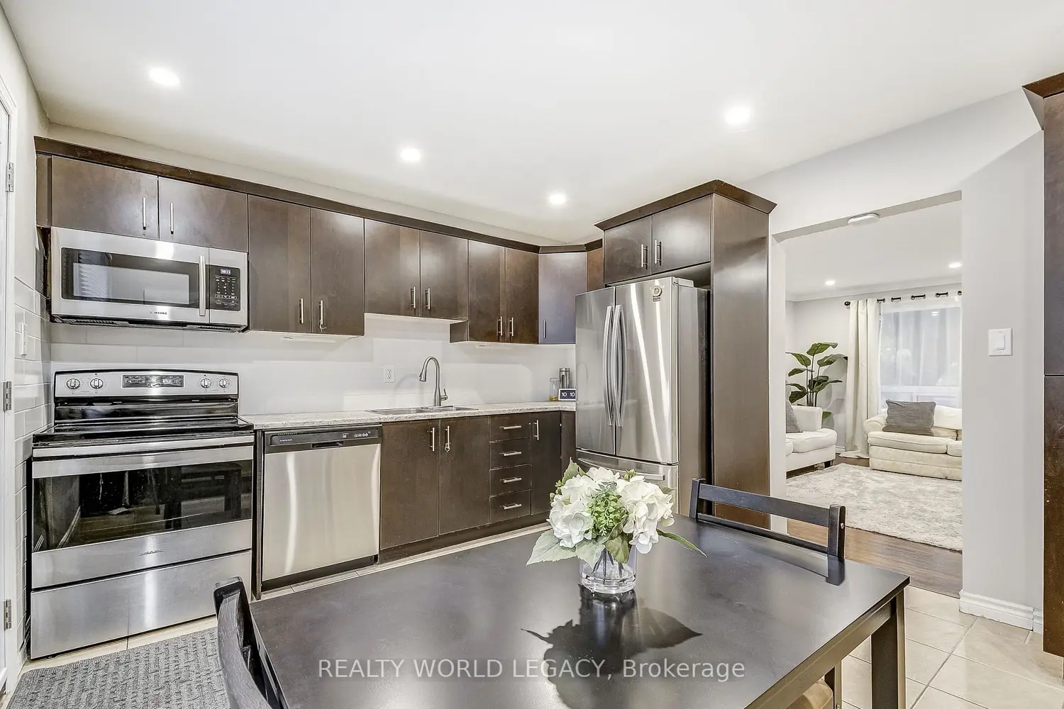 Additional image 9 of 132 Barlake Avenue 35