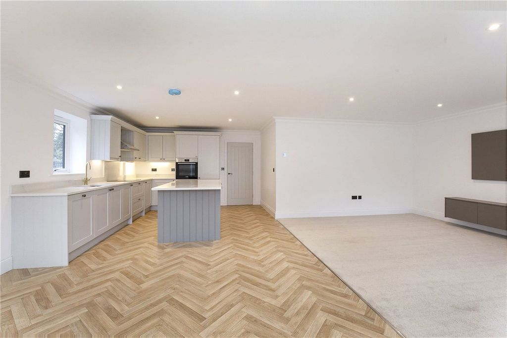 Additional image 10 of 2 bed flat to rentWayside Crescent, Harrogate, North Yorkshire HG2