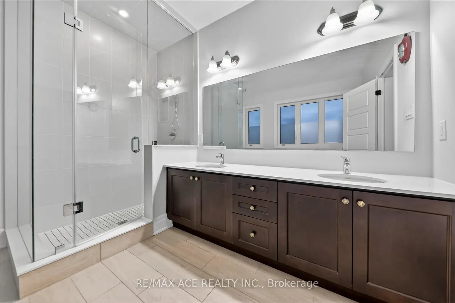 Additional image 10 of 113 Jinnah Avenue