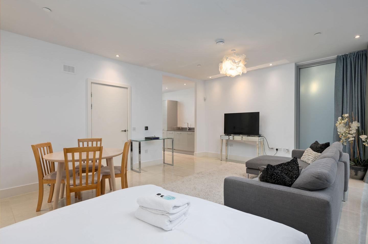 Additional image 18 of Studio Flat, Saint Vincent Place, EH3, N1 7GU