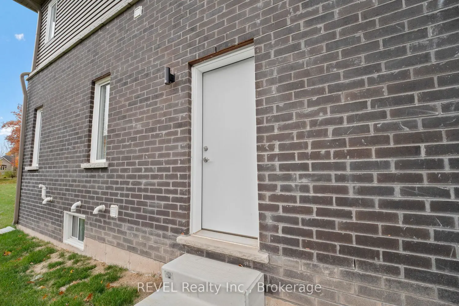 3281 Dominion Road photo 4