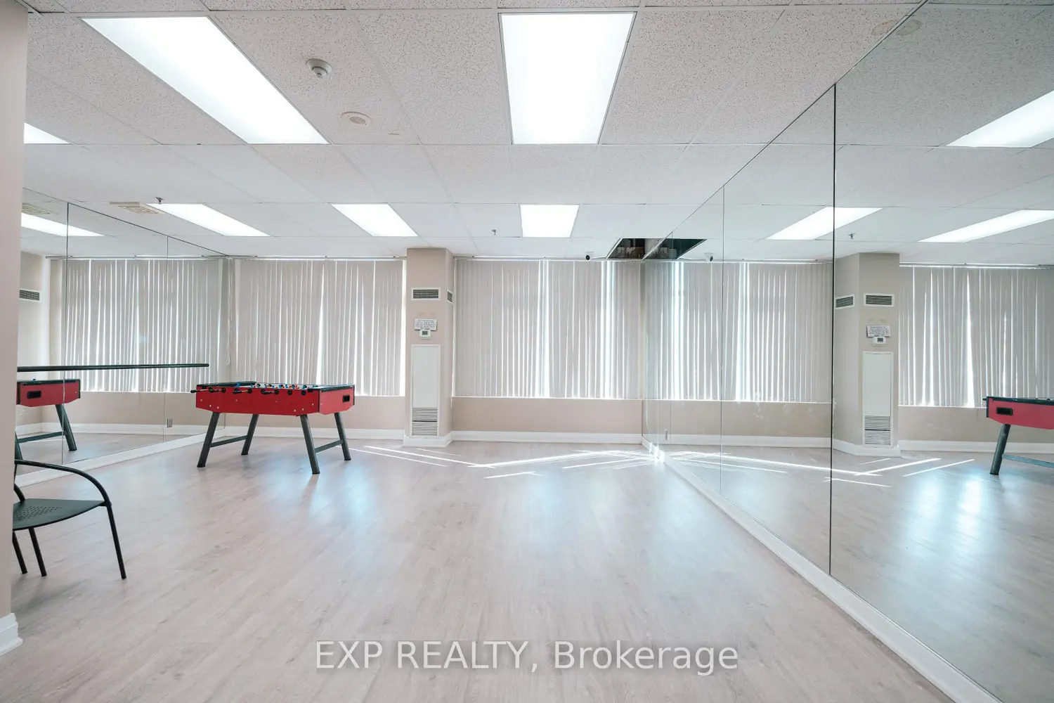 Additional image 19 of 2550 Lawrence Avenue 310