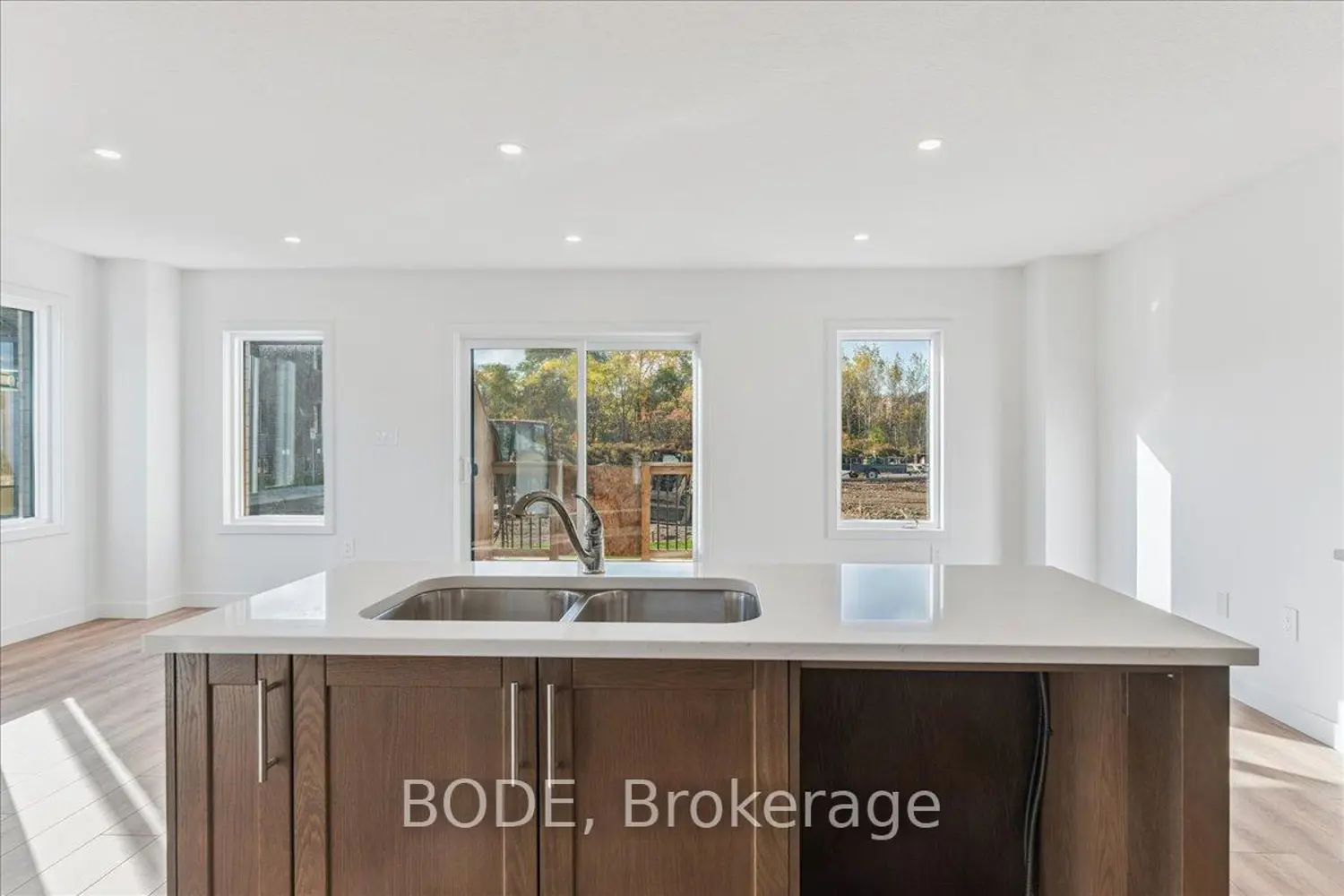 Additional image 10 of 5 Pin Oak Common