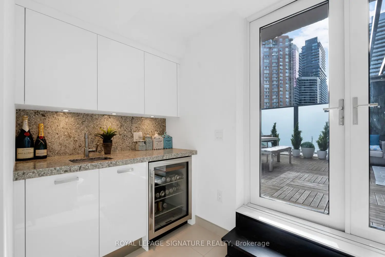 Additional image 10 of 1078 Bay Street