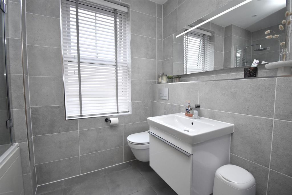Additional image 16 of 4 bed semi-detached house to rentHughlings Close, Green Hammerton, York YO26