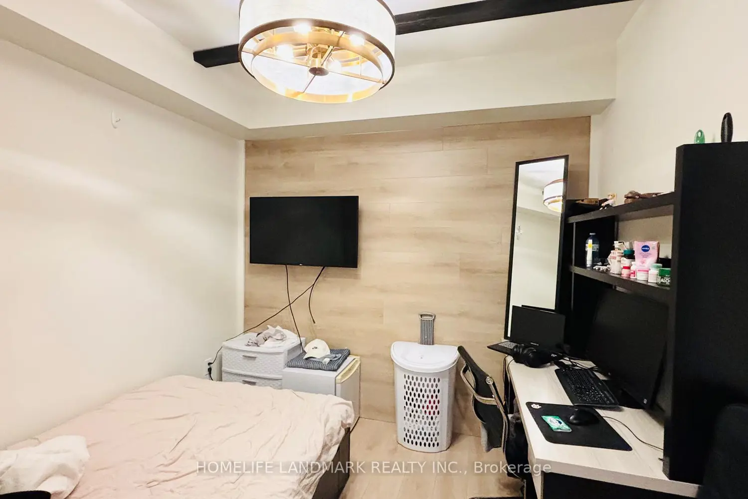 Additional image 17 of 145 Columbia Street 1536