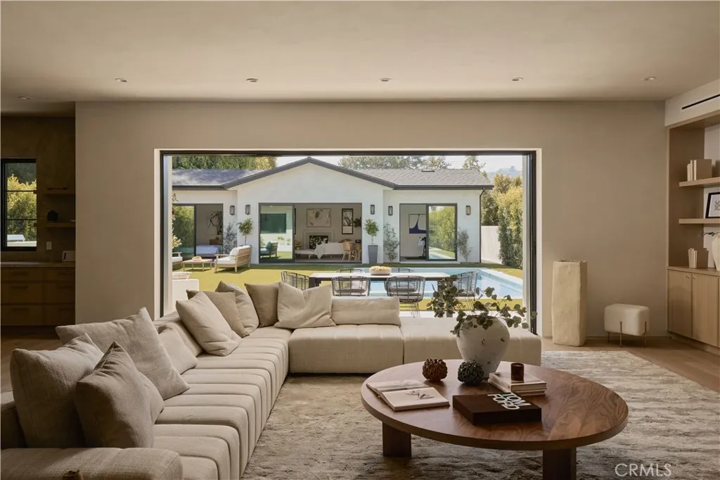 Additional image 4 of 13024 Bloomfield Street, Studio City, CA 91604