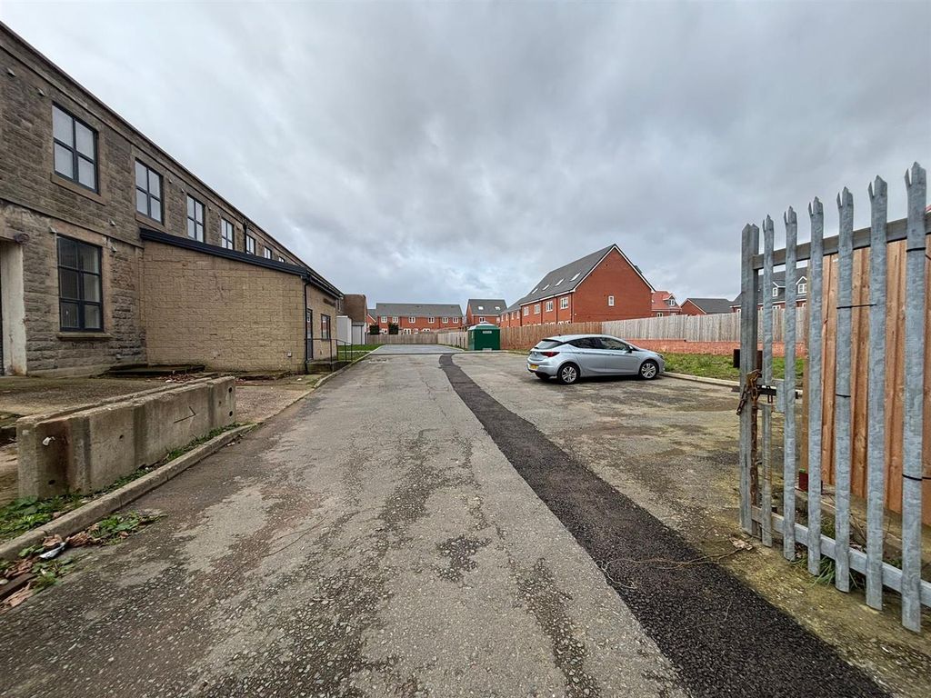 Additional image 23 of 25 bed block of flats to rentSedgley Road West, Tipton DY4