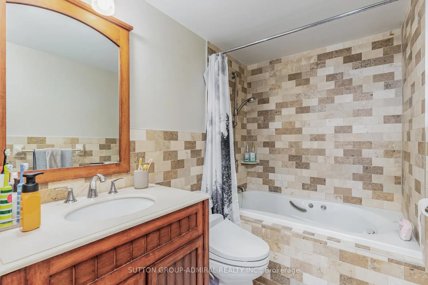 Additional image 17 of 7440 Bathurst Street 807