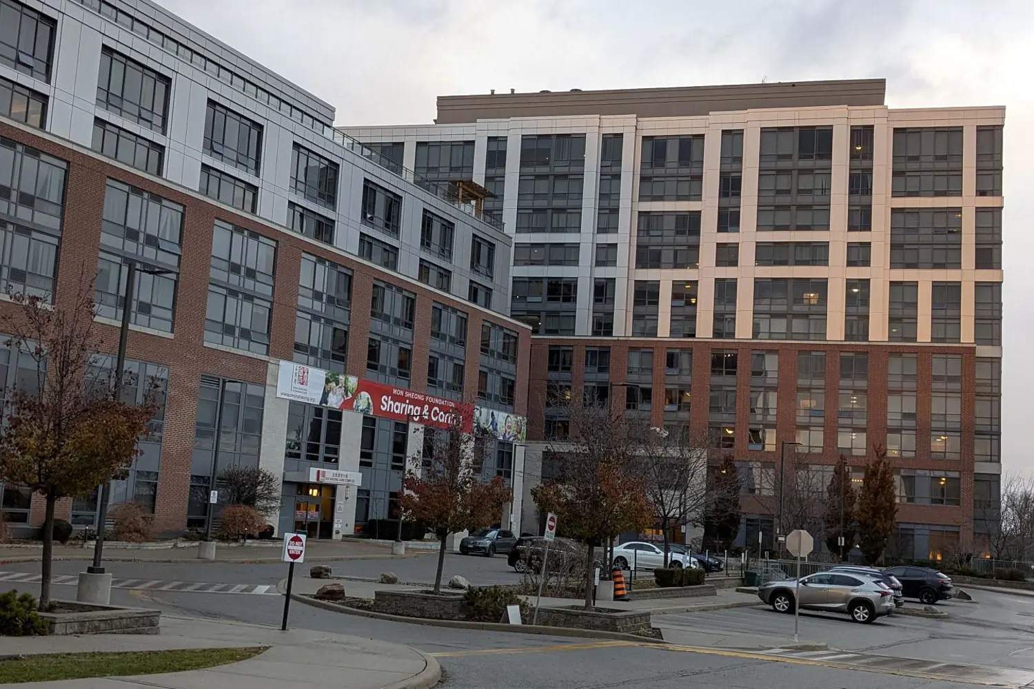11211 Yonge Street A609