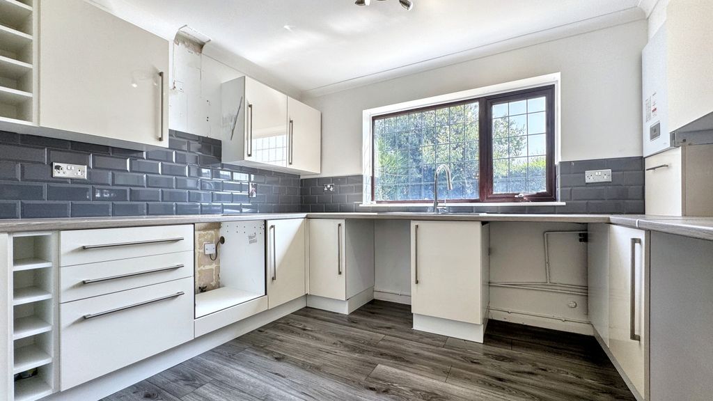 Additional image 8 of 4 bed property to rentRuskin Avenue, Rogerstone, Newport NP10