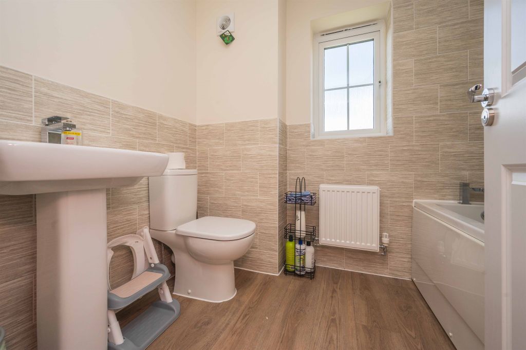 Additional image 11 of 5 bed property to rentLondon Road, Corby NN17