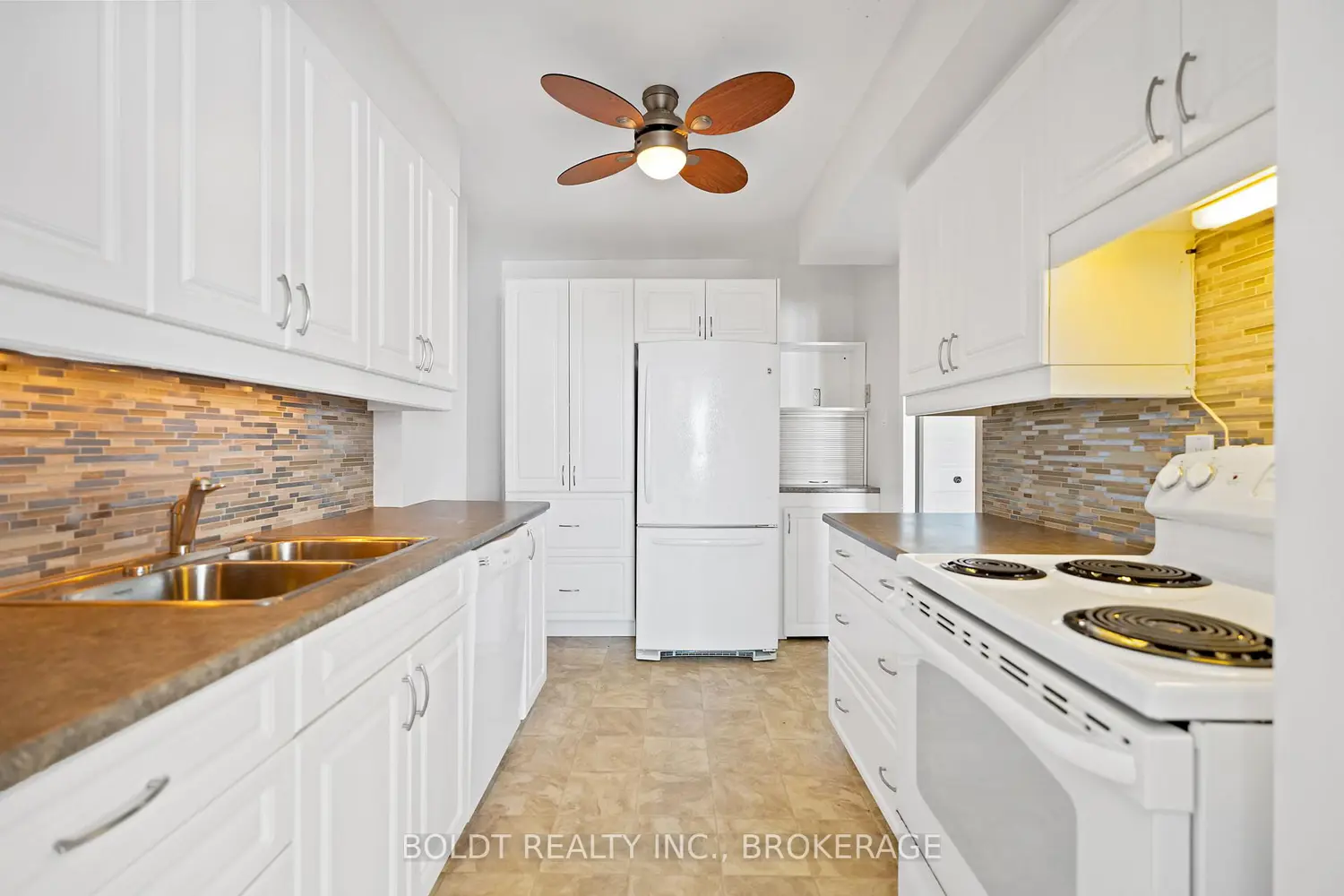 Additional image 10 of 35 Towering Heights Boulevard 1008