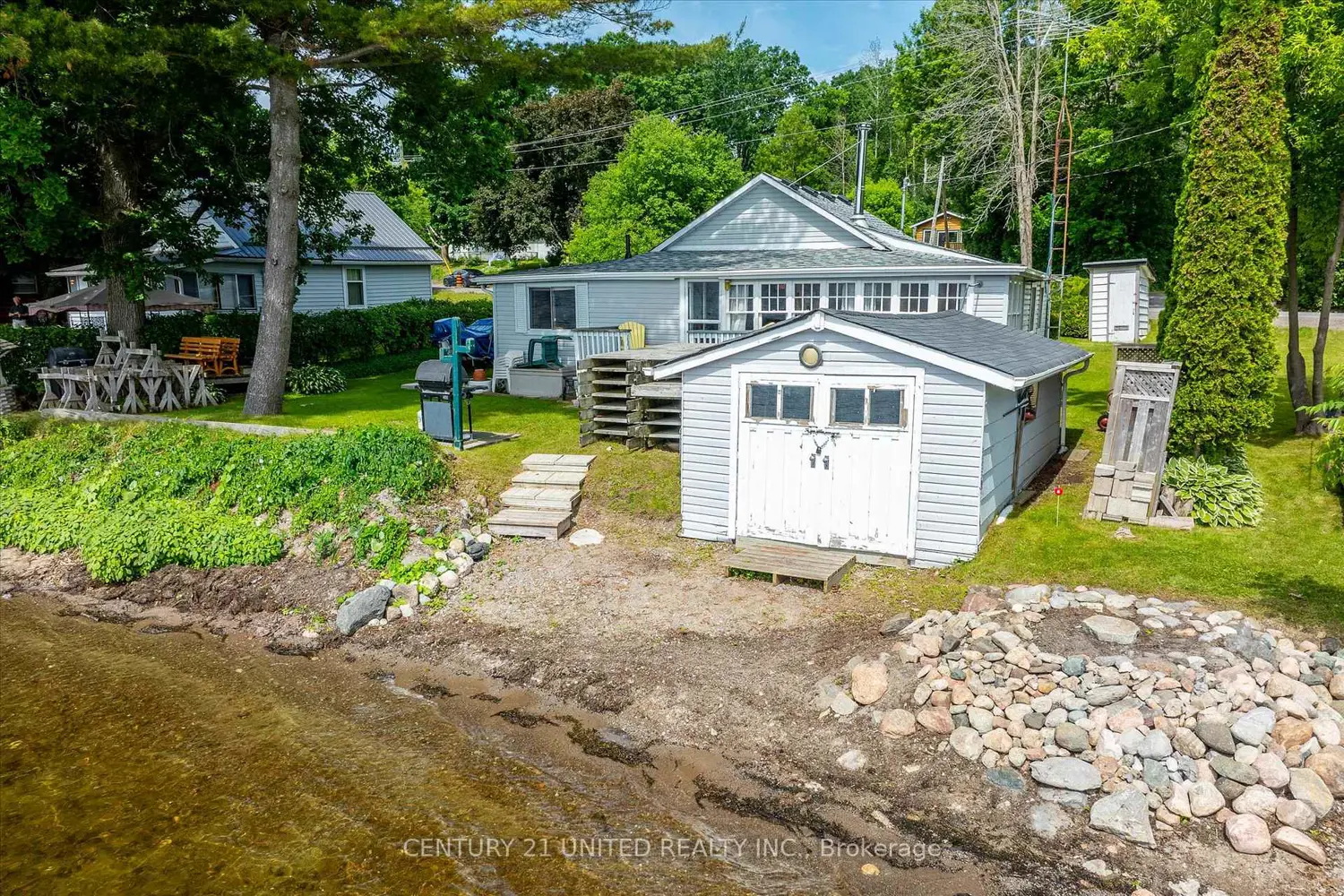 221 Paudash Street photo 2