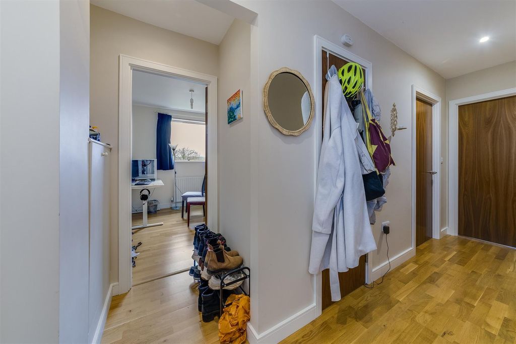 Additional image 7 of 2 bed flat to rentFive Mile Drive, Oxford OX2
