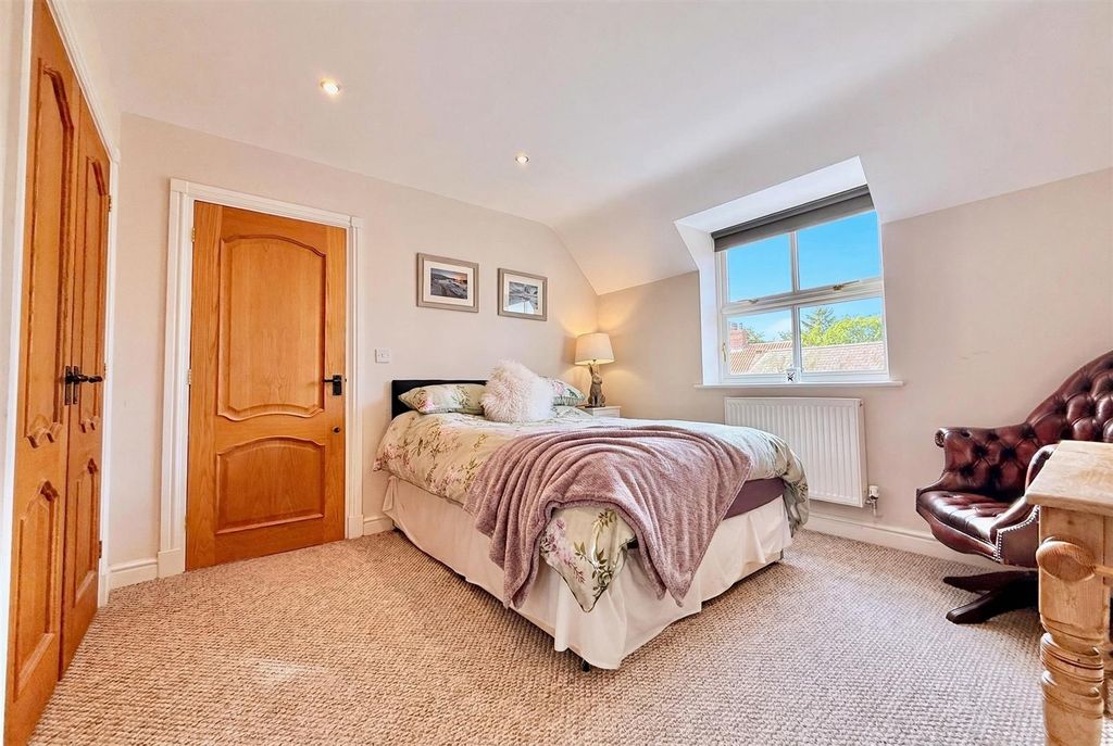 Additional image 25 of 5 bed detached house to rentHigh Street, Brant Broughton, Lincoln LN5