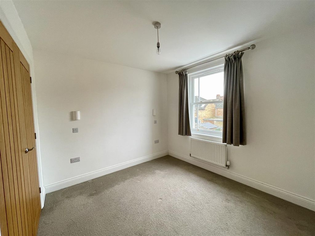 Additional image 9 of 4 bed semi-detached house to rentConduit Road, Stamford PE9