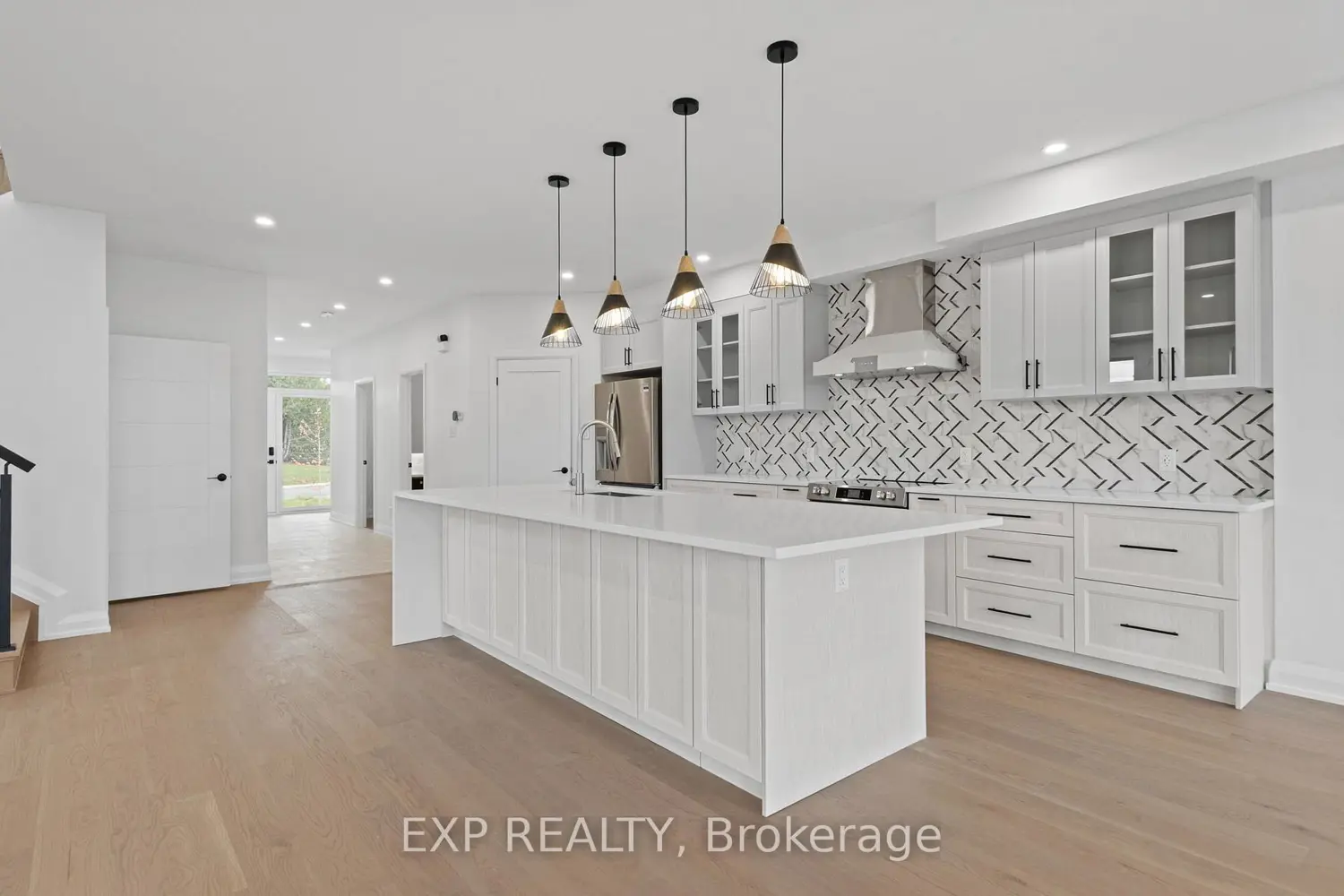 6819 Notre Dame Street photo 3