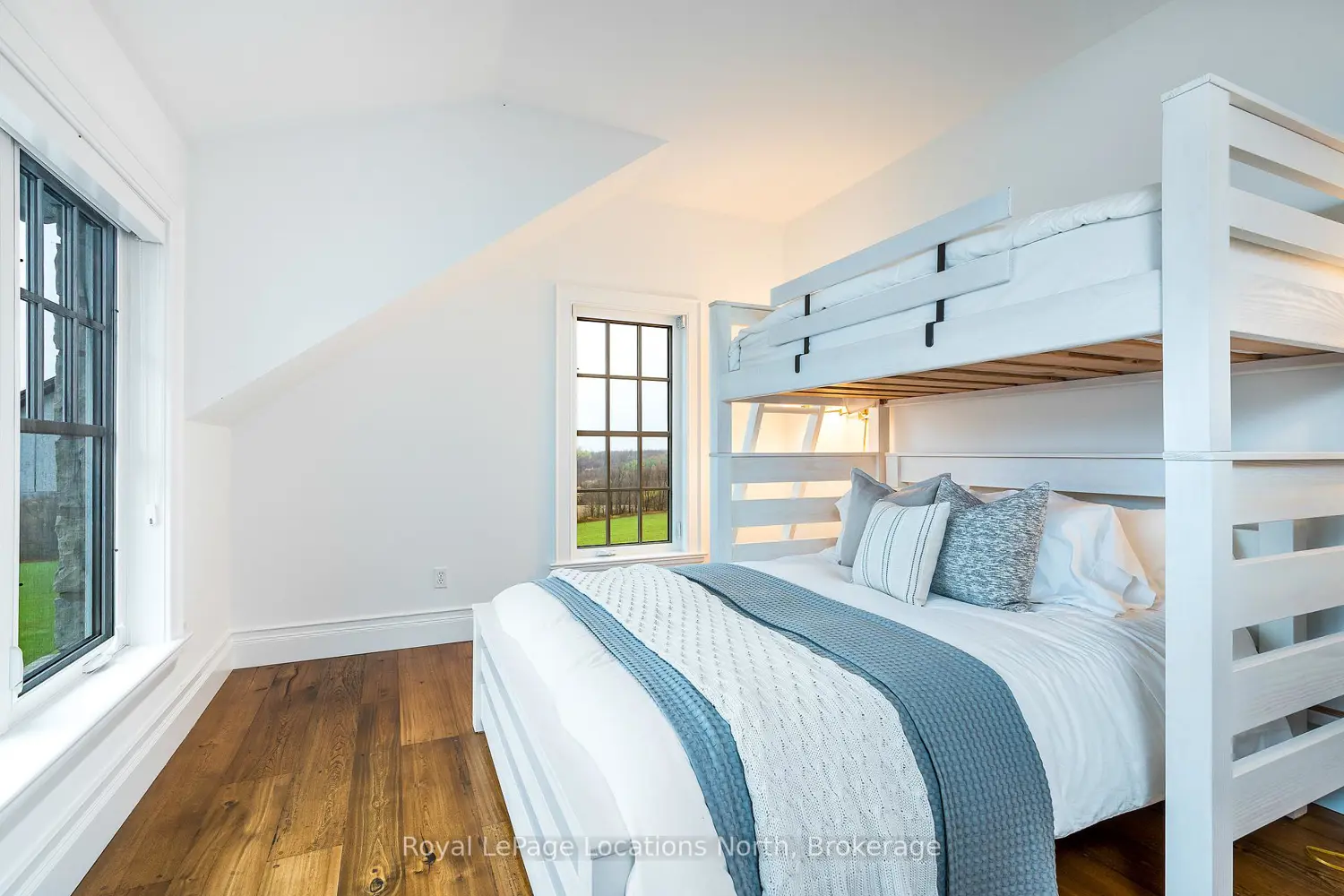 Additional image 10 of 556036 6Th Line