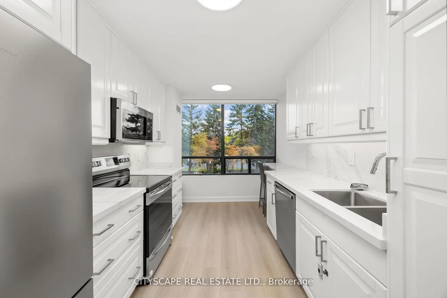 Additional image 8 of 7460 Bathurst Street 209